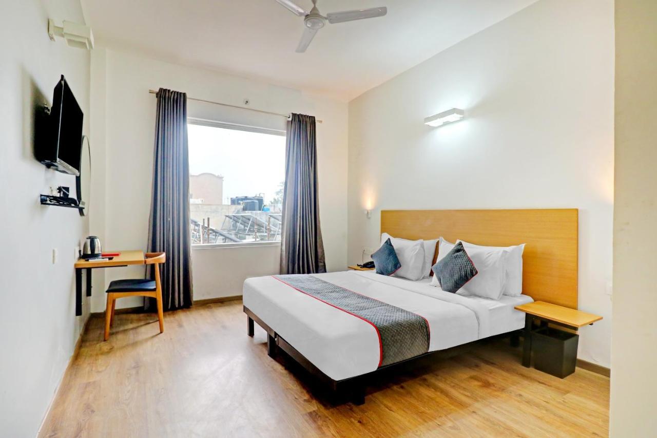 فندق Townhouse Sector 30 Near Botanic Garden Of Indian Republic نويدا المظهر الخارجي الصورة