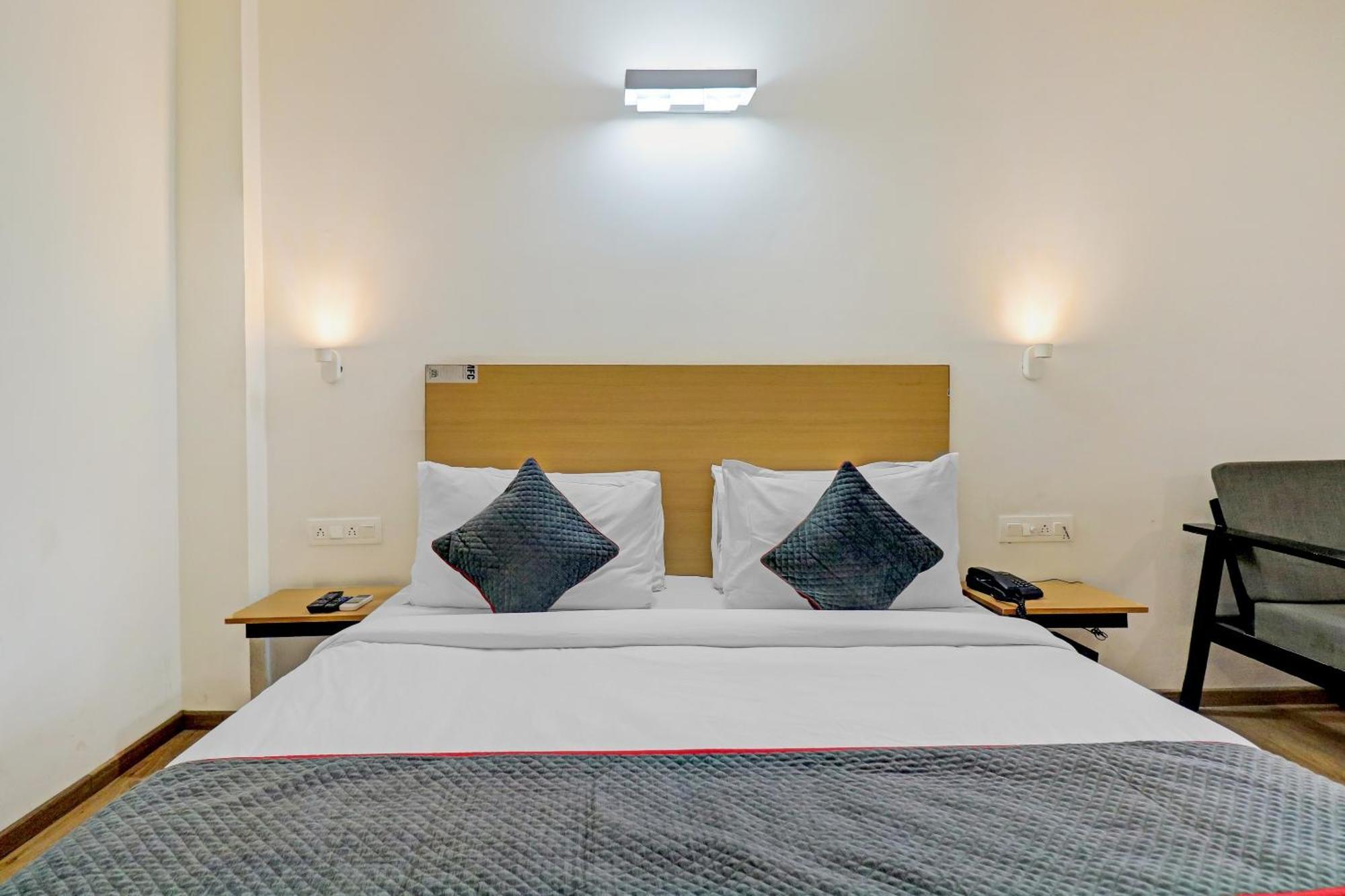 فندق Townhouse Sector 30 Near Botanic Garden Of Indian Republic نويدا المظهر الخارجي الصورة