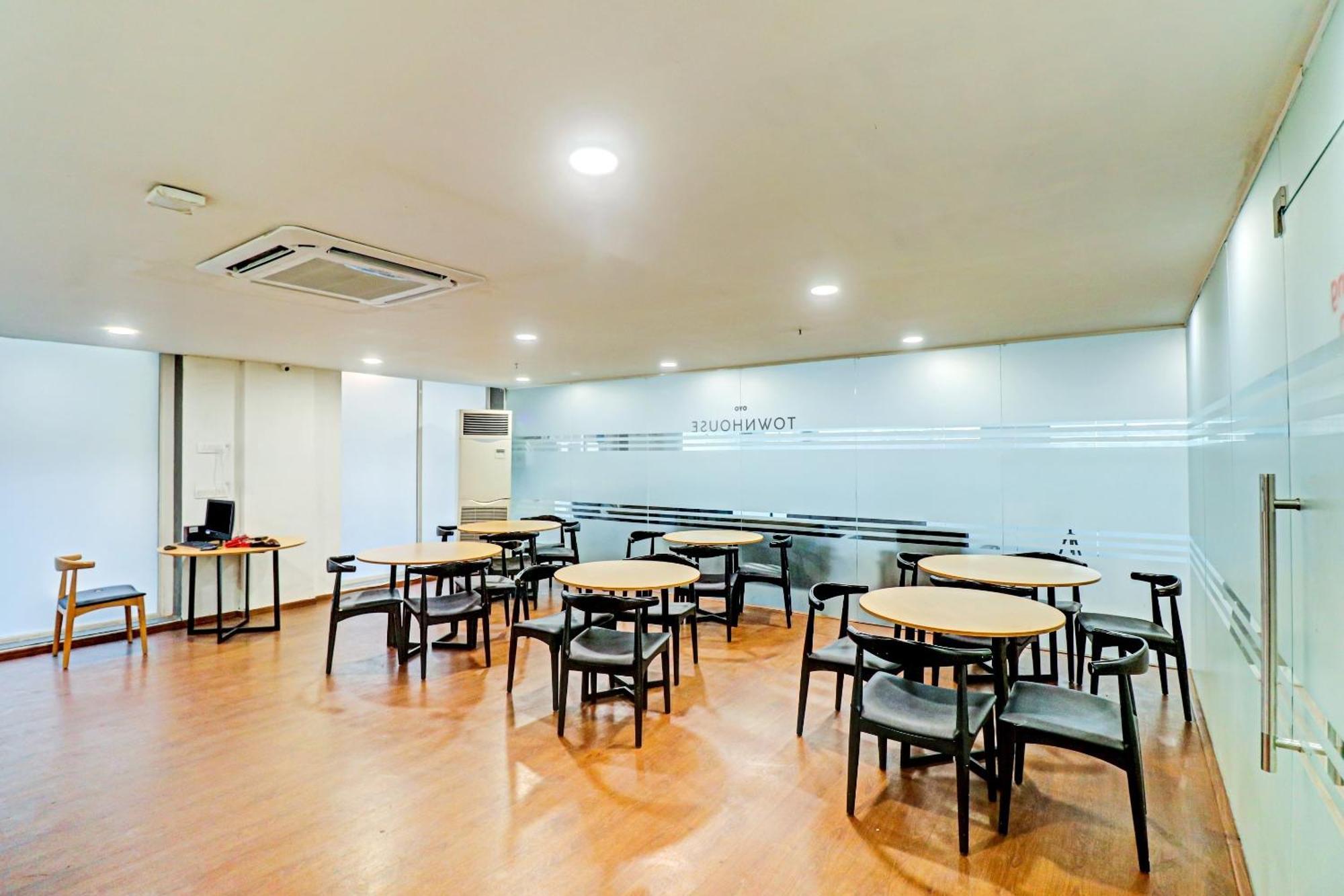 فندق Townhouse Sector 30 Near Botanic Garden Of Indian Republic نويدا المظهر الخارجي الصورة