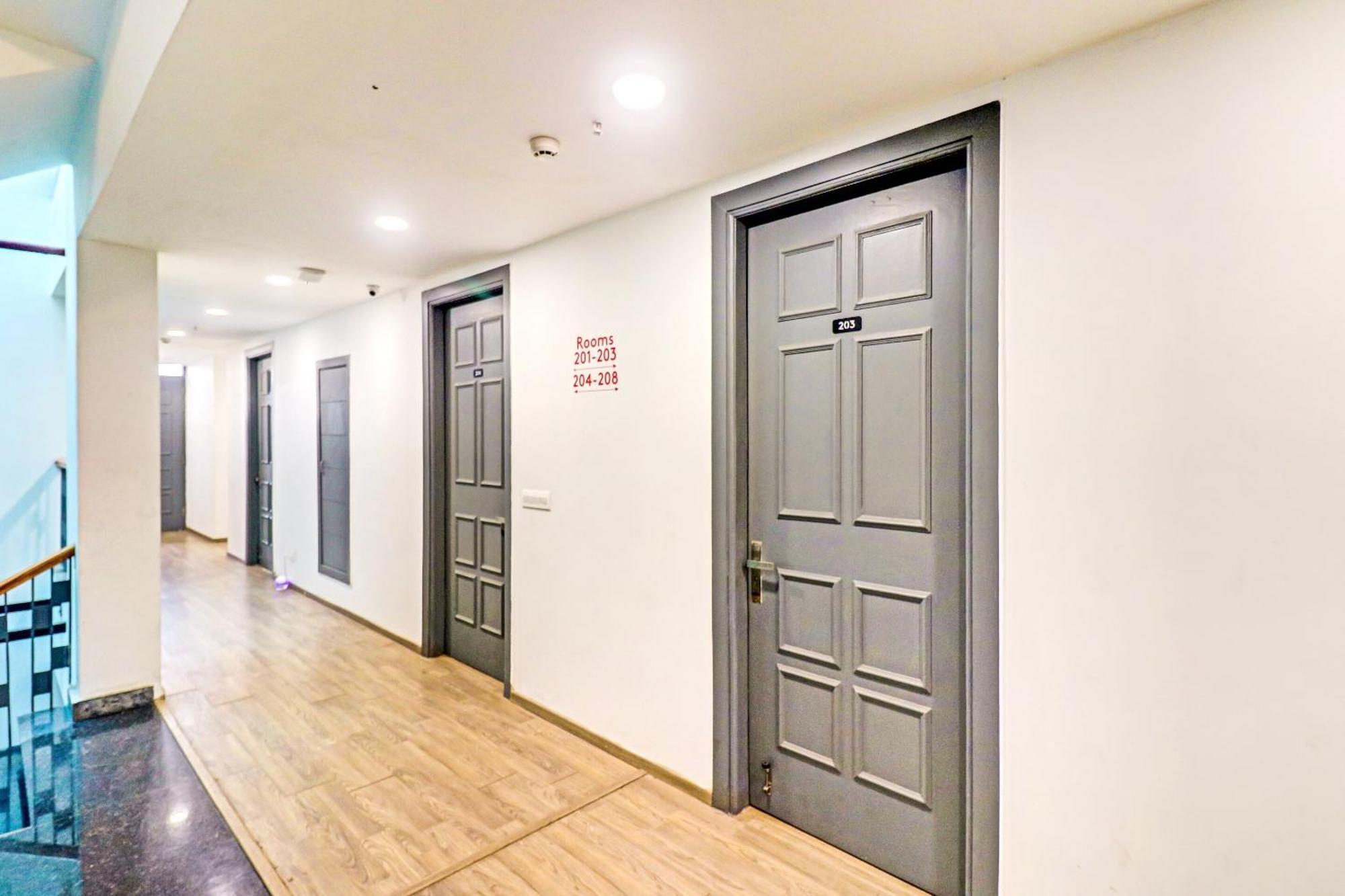فندق Townhouse Sector 30 Near Botanic Garden Of Indian Republic نويدا المظهر الخارجي الصورة